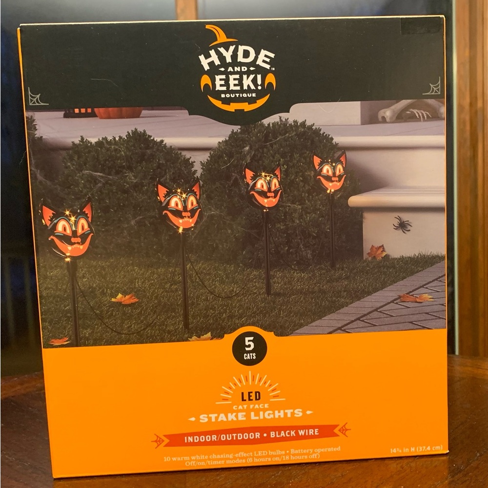 Hyde & EEK! LED Cat Face Stake Lights